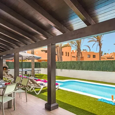Villa Oasis By *